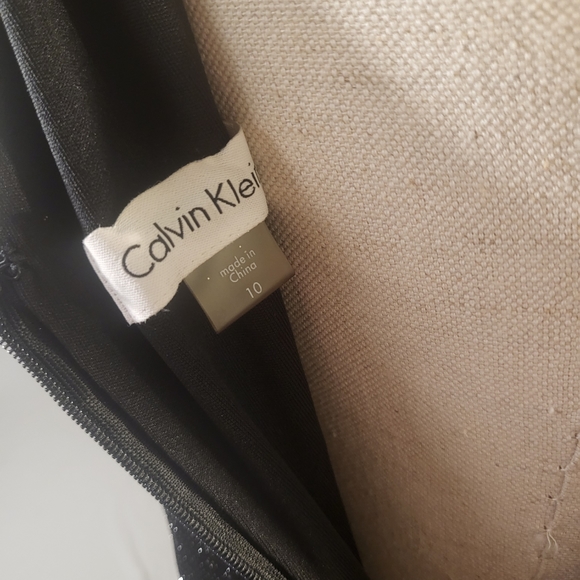 Calvin Klein - Picture 4 of 6